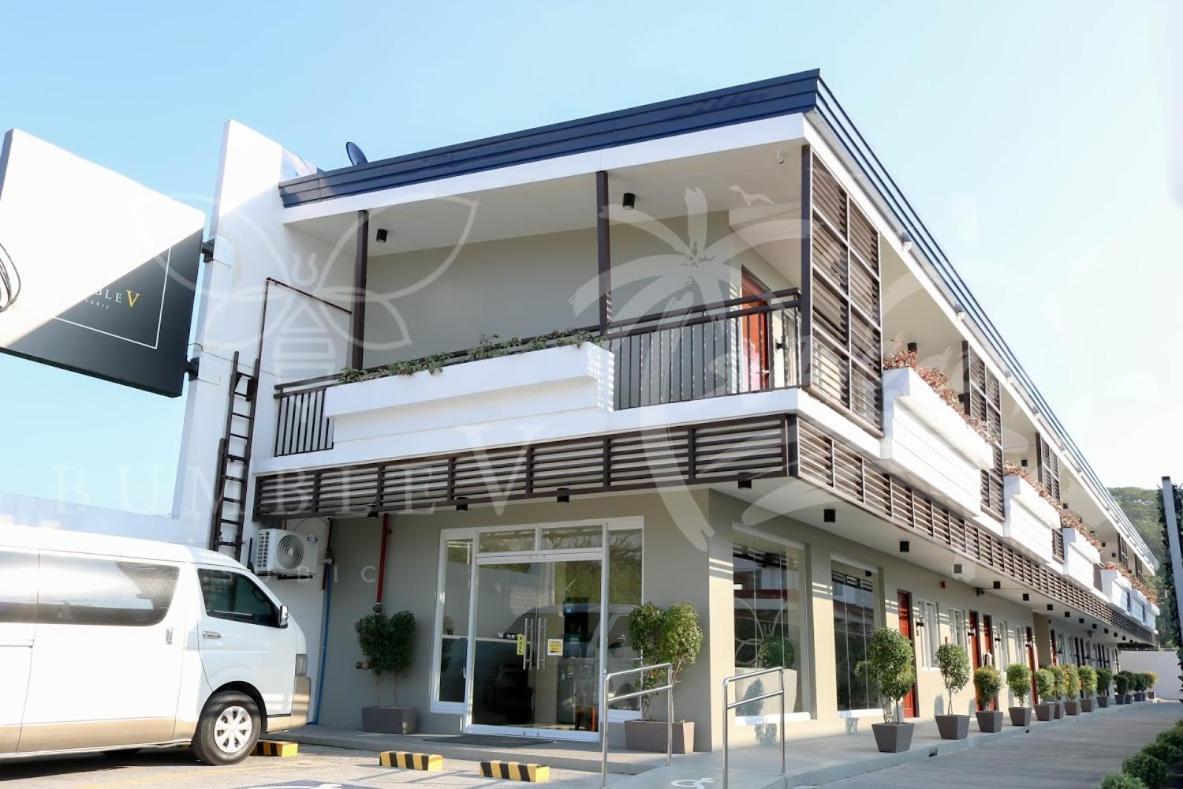 Bumble V Subic Hotel オロンガポ エクステリア 写真